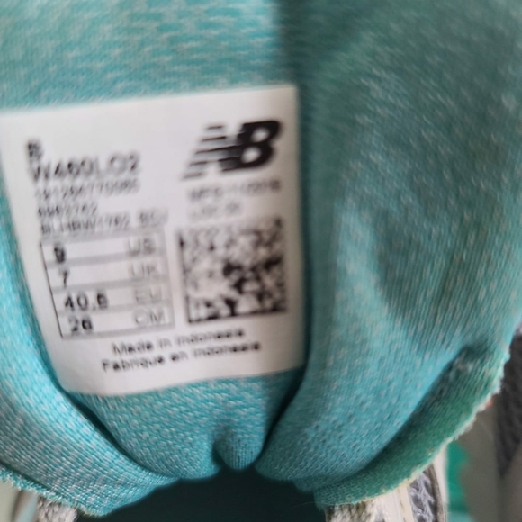 New Balance Women's Low Top sz 9 - Picture 5 of 5